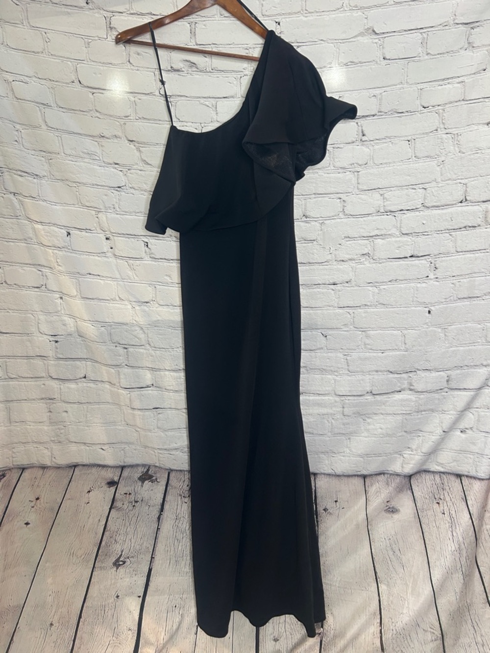Lulus Black Elegant Ruffle One-Shoulder Maxi Evening Formal Dress Size Medium